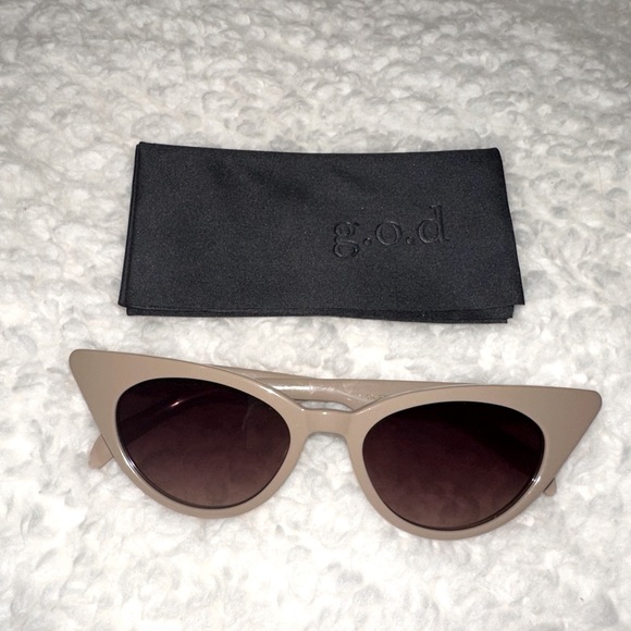 g.o.d. THIRTY ONE camel sunglasses - Picture 3 of 8